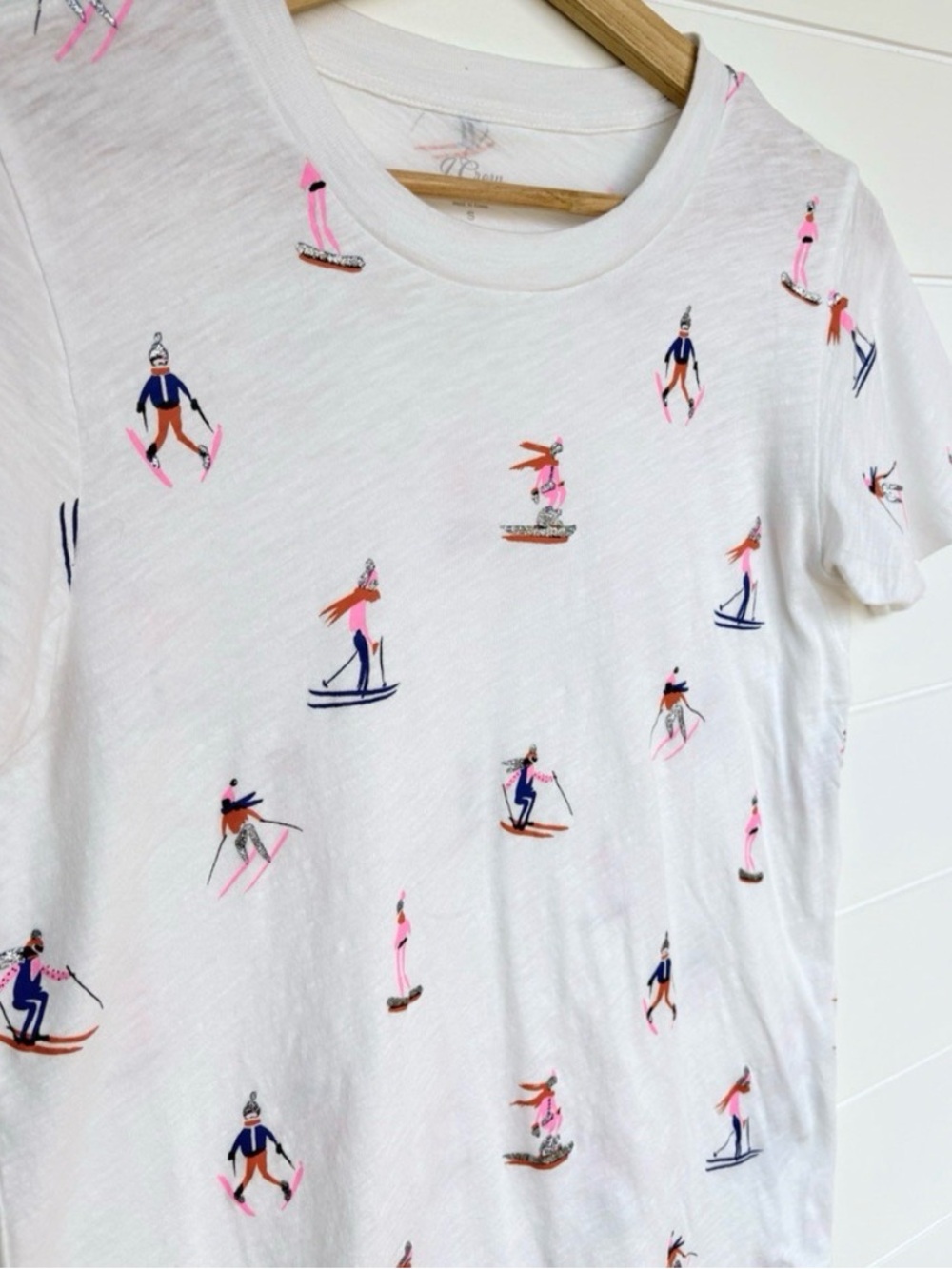 J. Crew cotton Collector’s TShirt Snow Skiers. VG condition. Size Small.